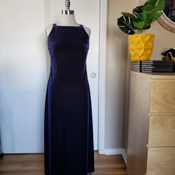 Beautiful Velvet Dress Size 8! - Picture 4 of 12